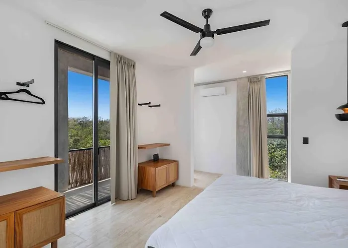 Apartment Brand New Just 5 Min To & Downtown! *