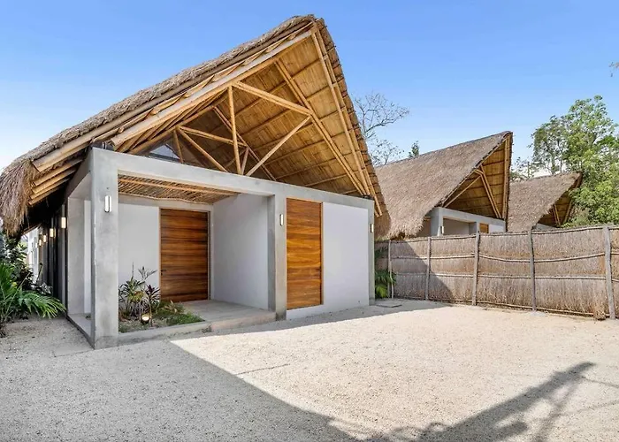 Brand New Just 5 Min To & Downtown! *