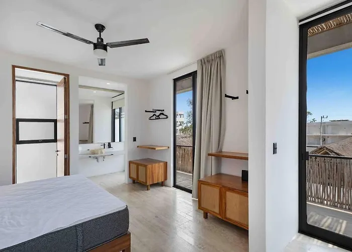 Apartment Brand New Just 5 Min To & Downtown! *