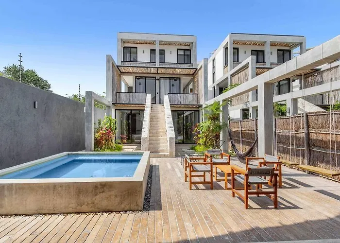 Apartment Brand New Just 5 Min To & Downtown! *