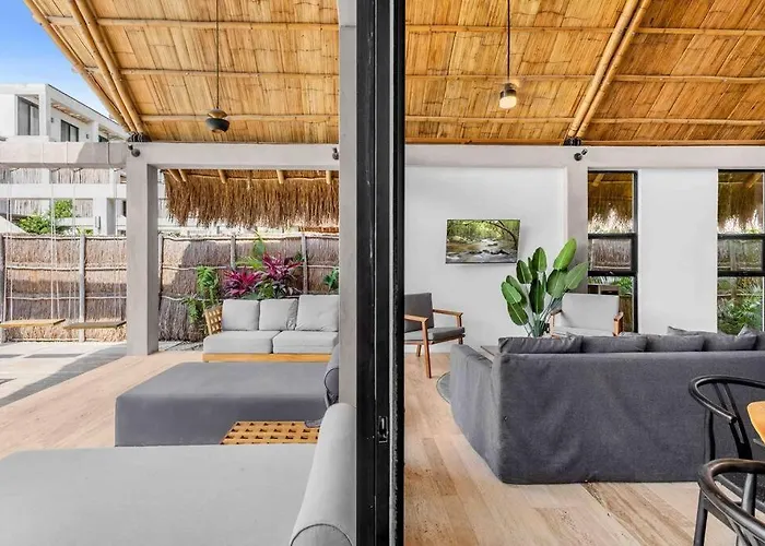 Brand New Just 5 Min To & Downtown! *